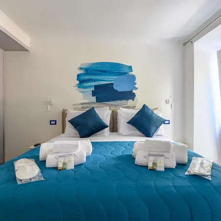Historic Center - Navona Luxe Haven - Elevator, Soundproof & Netflix Appartement Rome