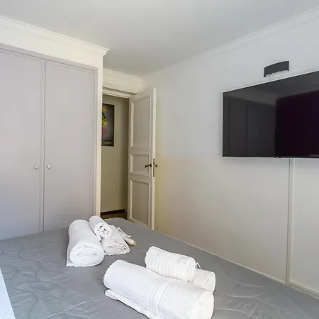 Historic Center - Navona Luxe Haven - Elevator, Soundproof & Netflix Apartment Rom
